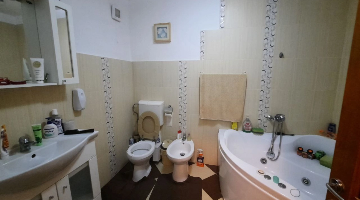 Oferta De vanzare apartament, 4 camere, decomandat, 120 mp, Calea Romanului imagine 9