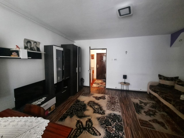 1 camera,  semidecomandat,  30 mp, de vanzare apartament in zona Darmanesti,   163083