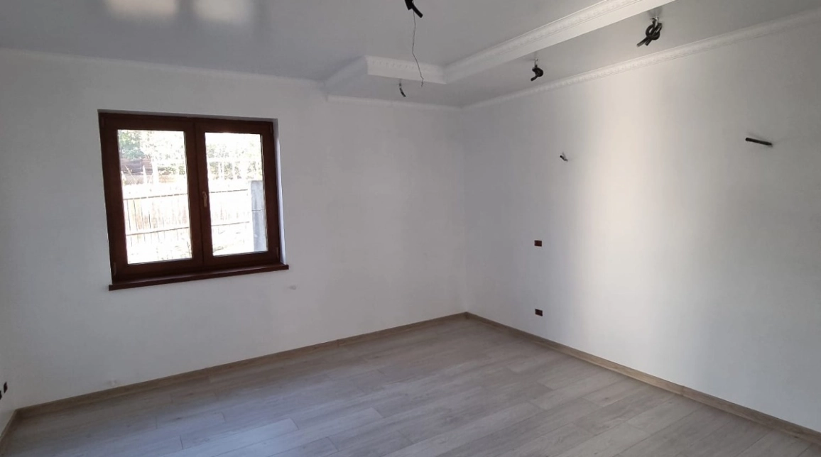 Oferta Casa, 7 camere , 230 mp, Valea Adanca, de vanzare,  5 drumuri imagine 3