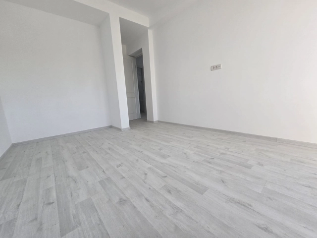 Apartament 4 camere - Bucium