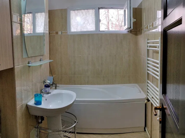 Apartament de inchiriat, 2 camere,  semidecomandat,  50 mp, Podu Ros,  (Sens Giratoriu) 161235