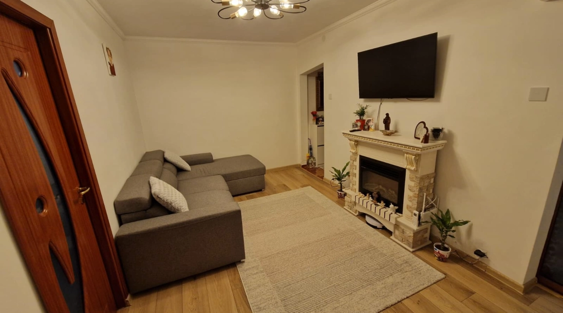 Oferta Tatarasi apartament 47 mp, 3 camere, nedecomandat, de vanzare,  Piata Chirila imagine 1