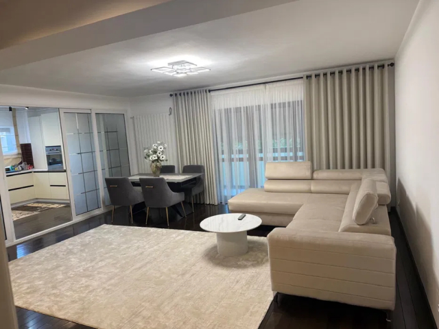 3 camere,  semidecomandat,  92 mp, de vanzare apartament in zona Calea Romanului,   162678