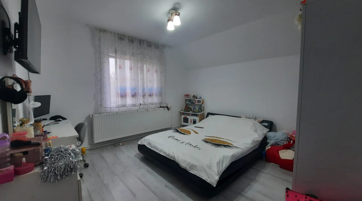 Oferta Miroslava casa 180 mp, 5 camere, de vanzare,  Centru imagine 5