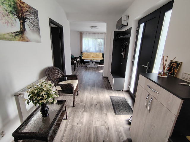 De vanzare casa, 3 camere,  94mp, Miroslava,  (Cresa Balciu) 162592