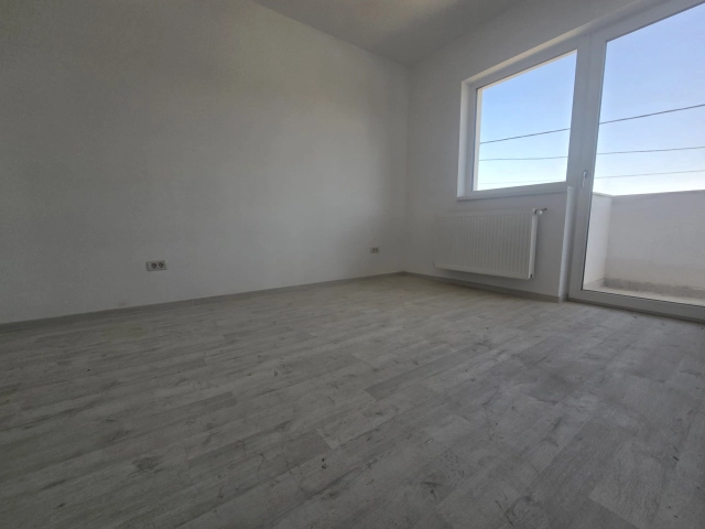 Apartament 4 camere - Bucium