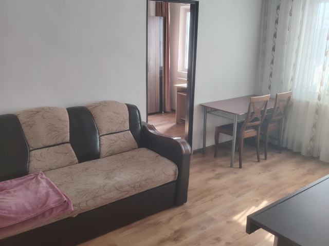 Alexandru cel Bun apartament  40 mp, 2 camere,  semidecomandat, de inchiriat,  (Piata Voievozilor ) 162004