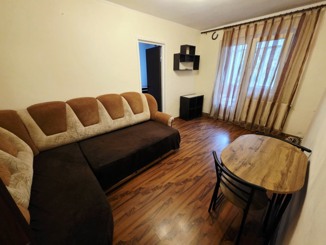 2 camere,  nedecomandat,  42 mp, de vanzare apartament in zona Alexandru cel Bun,  (Piata Voievozilor) 163533