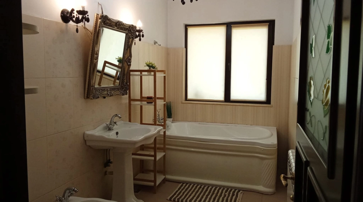 Oferta Bucium casa 280 mp, 8 camere, de vanzare,  dupa restauranu Onix imagine 11