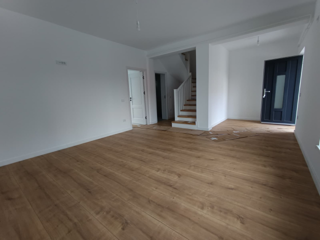 Valea Lupului vila 94mp, 4 camere,  de vanzare,  (La 7 minute de Rond Pacurari) 161094