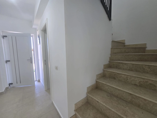 Apartament 4 camere - Bucium