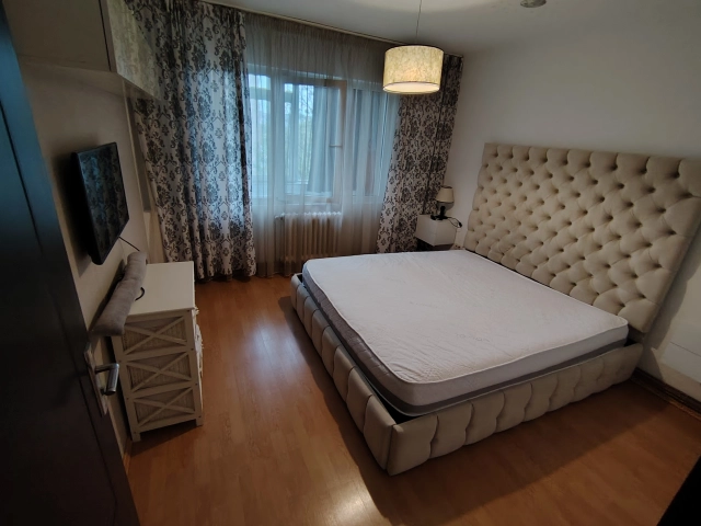 Apartament 3 camere - Podu Ros