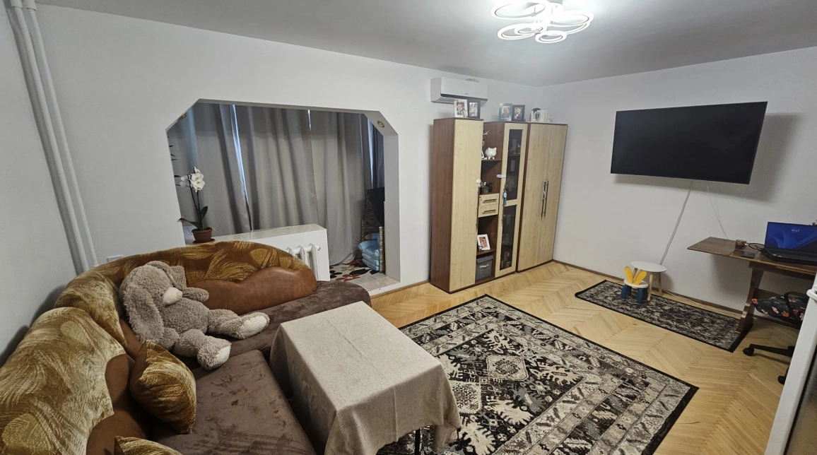 Oferta Apartament de vanzare, 3 camere, decomandat, 80 mp, Nicolina,  B.dul Poitiers -Continental imagine 3