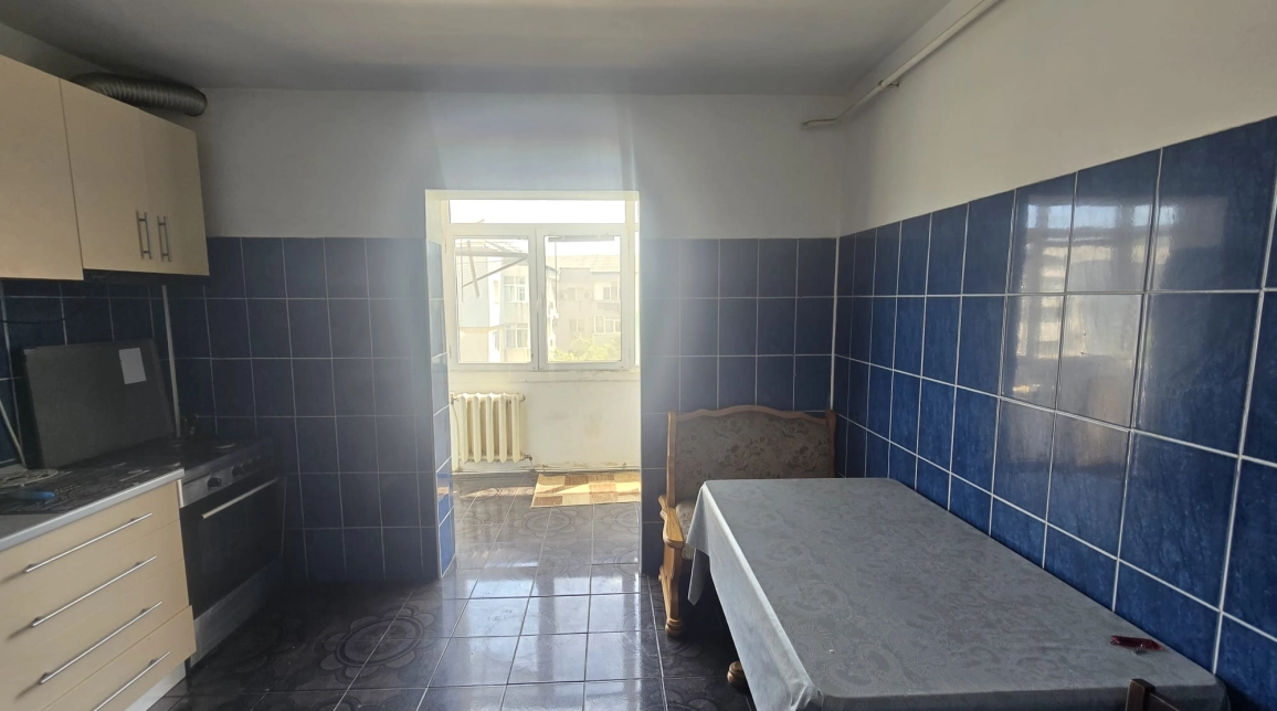 Oferta Nicolina apartament 70 mp, 3 camere, decomandat, de vanzare,  Prima statie - 50m de bulevard imagine 4