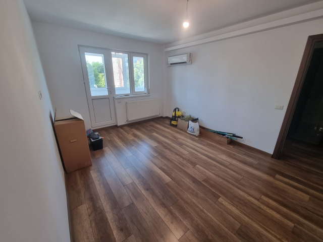 3 camere,  semidecomandat,  58 mp, de vanzare apartament in zona Tatarasi,  (Dispecer-Posta) 162778
