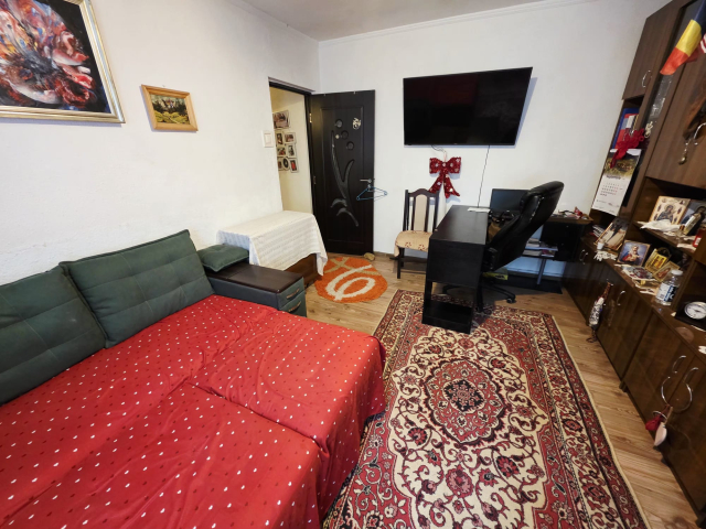 Apartament de vanzare, 3 camere,  nedecomandat,  50 mp, Alexandru cel Bun,  (Piata Alexandru) 163330