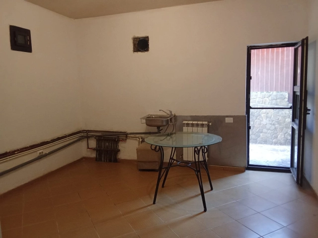 Apartament 8 camere - Bucium