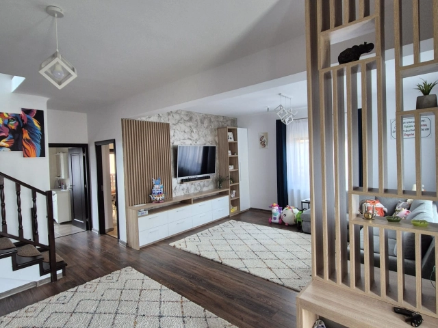 Apartament 4 camere - Valea Lupului