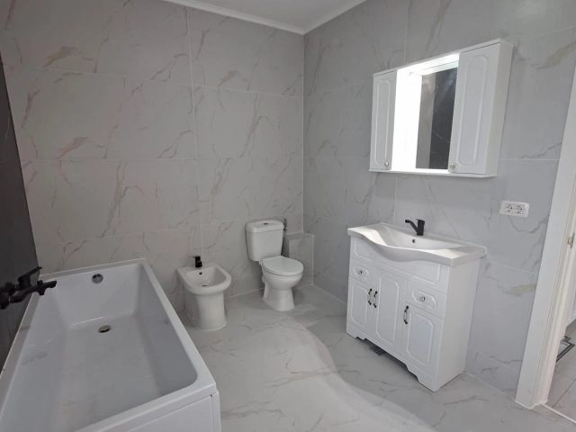 Apartament 4 camere - Miroslava