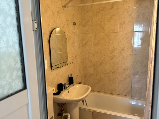 Podu Ros apartament  65 mp, 3 camere,  semidecomandat, de inchiriat,  (Colegiul National Biolog Emil Racovita ) 161834