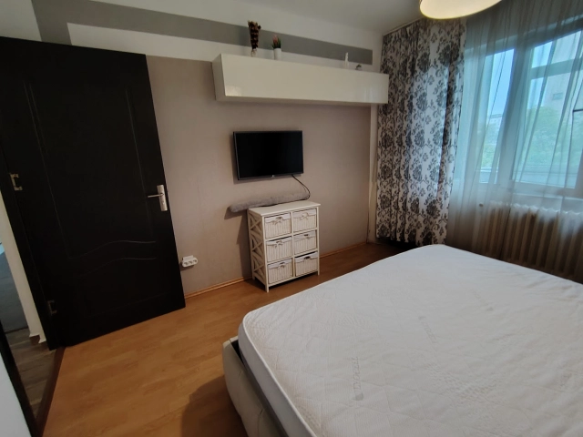 Apartament 3 camere - Podu Ros