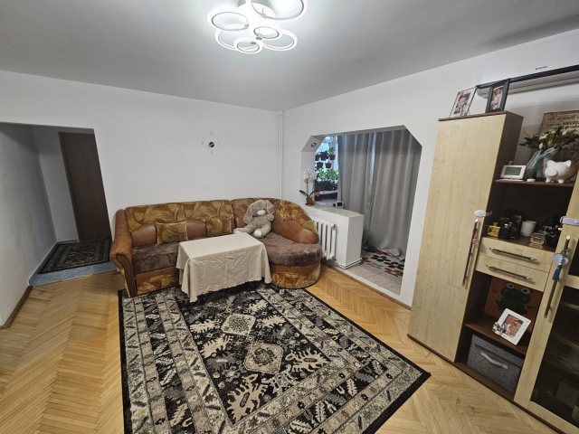 Apartament de vanzare, 3 camere,  decomandat,  80 mp, Frumoasa,  (Continental) 160165