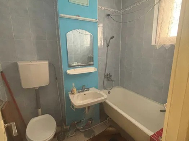 2 camere,  decomandat,  50 mp, de vanzare apartament in zona Podu Ros,  (Sensul Giratoriu) 162053