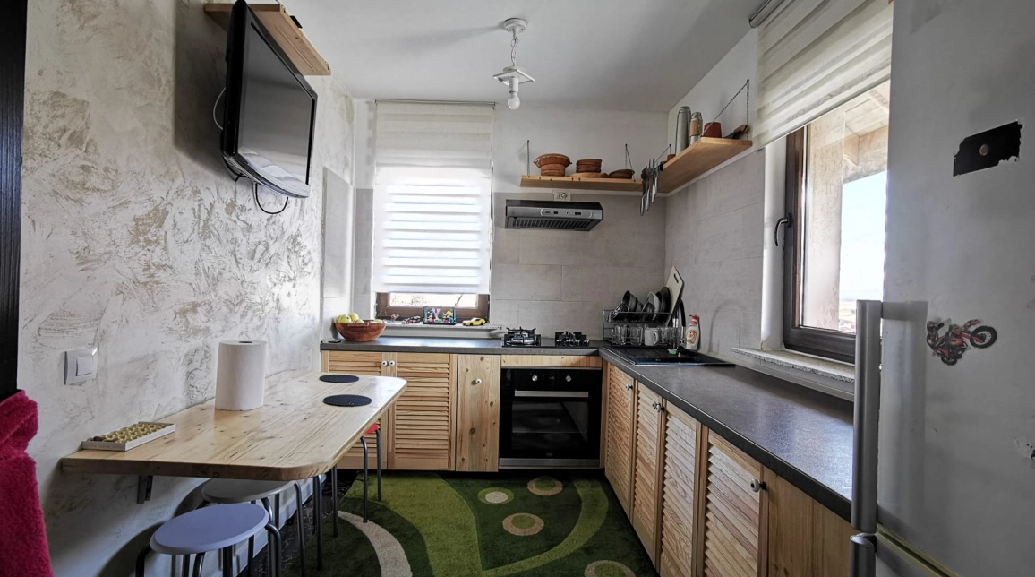 Oferta 6 camere, 296 mp, de vanzare casa in zona Tomesti,  Tomesti imagine 1