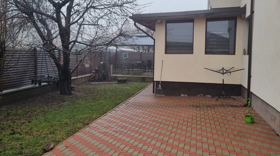 Oferta Casa de vanzare, 4 camere, 200 mp, Miroslava,  in spate la la Family Market imagine 4
