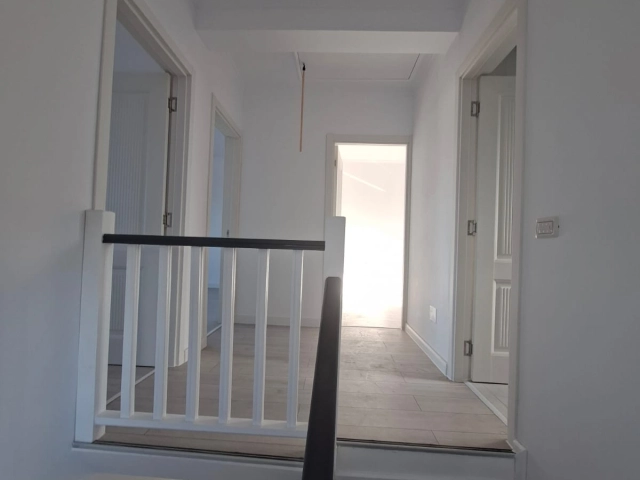 Apartament 4 camere - Miroslava