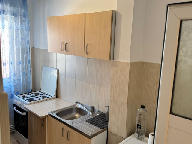 Podu Ros apartament  65 mp, 3 camere,  semidecomandat, de inchiriat,  (Colegiul National Biolog Emil Racovita ) 161834