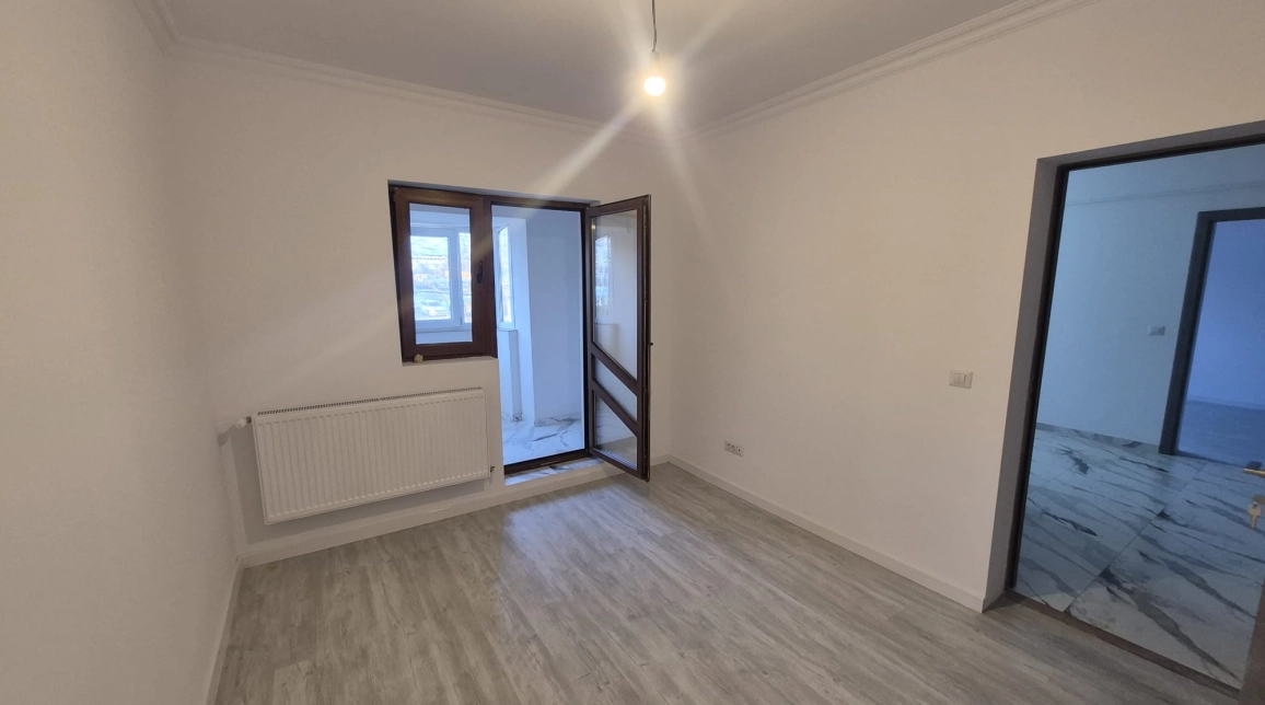 Oferta Apartament de vanzare, 2 camere, decomandat, 50 mp, Valea Lupului,  Antibiotice imagine 1