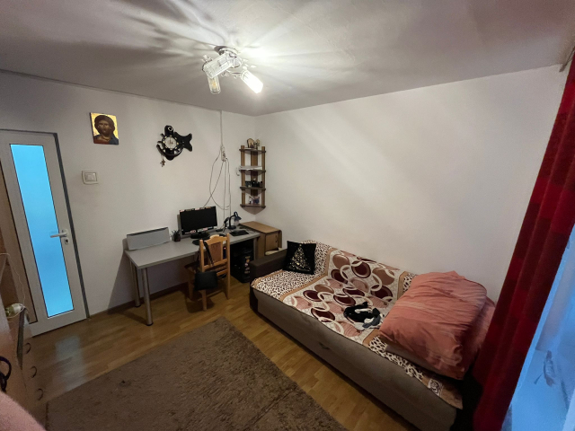 Podu Ros apartament  50 mp, 2 camere,  semidecomandat, de vanzare,  (Gara Internationala) 162629