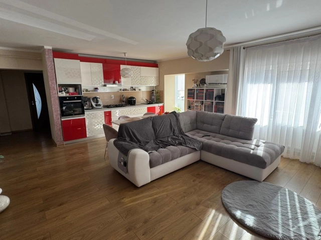 Apartament 3 camere - Nicolina