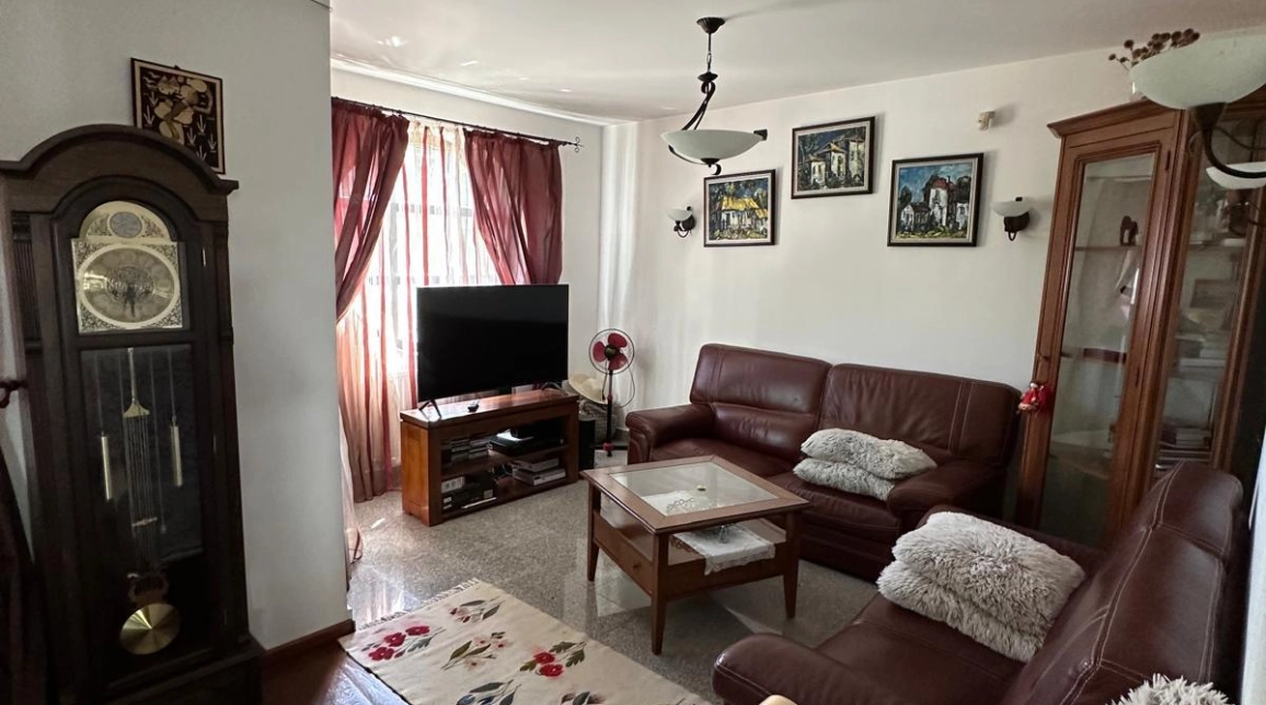 Oferta Bucium casa 280 mp, 5 camere, de vanzare,  in statia de autobuz 30 imagine 7