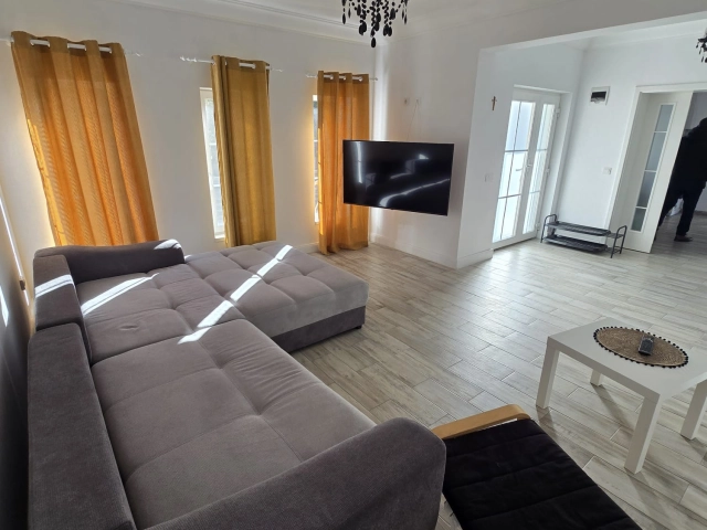 Apartament 3 camere - Lunca Cetatuii