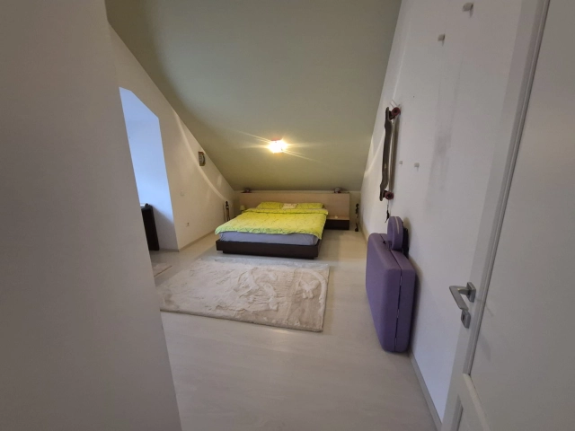 Apartament 5 camere - Bucium