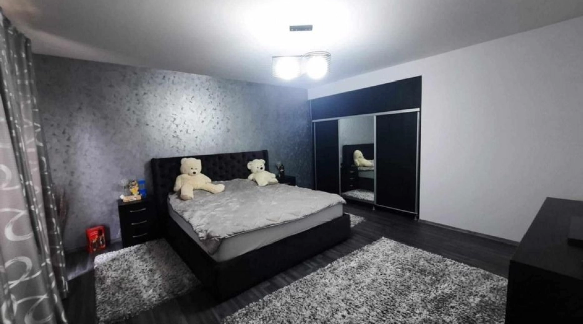 Oferta Casa de vanzare, 4 camere, 200 mp, Miroslava,  in spate la la Family Market imagine 3