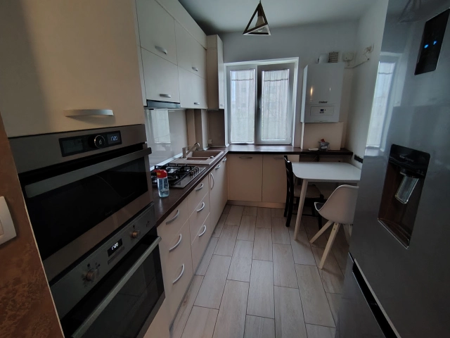 Apartament 3 camere - Podu Ros