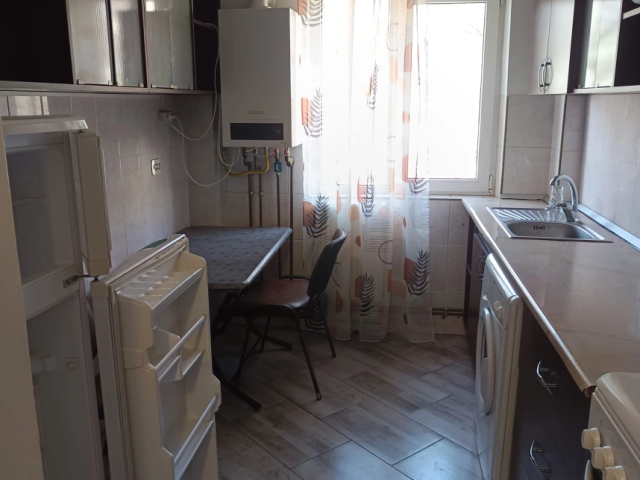 De inchiriat apartament, 2 camere,  semidecomandat,  50 mp, Podu Ros,  (Scoala Gimnaziala Titu Maiorescu) 162427