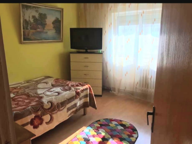 3 camere,  decomandat,  70 mp, de inchiriat apartament in zona Alexandru cel Bun,  (Parcul Voievozilor) 162448