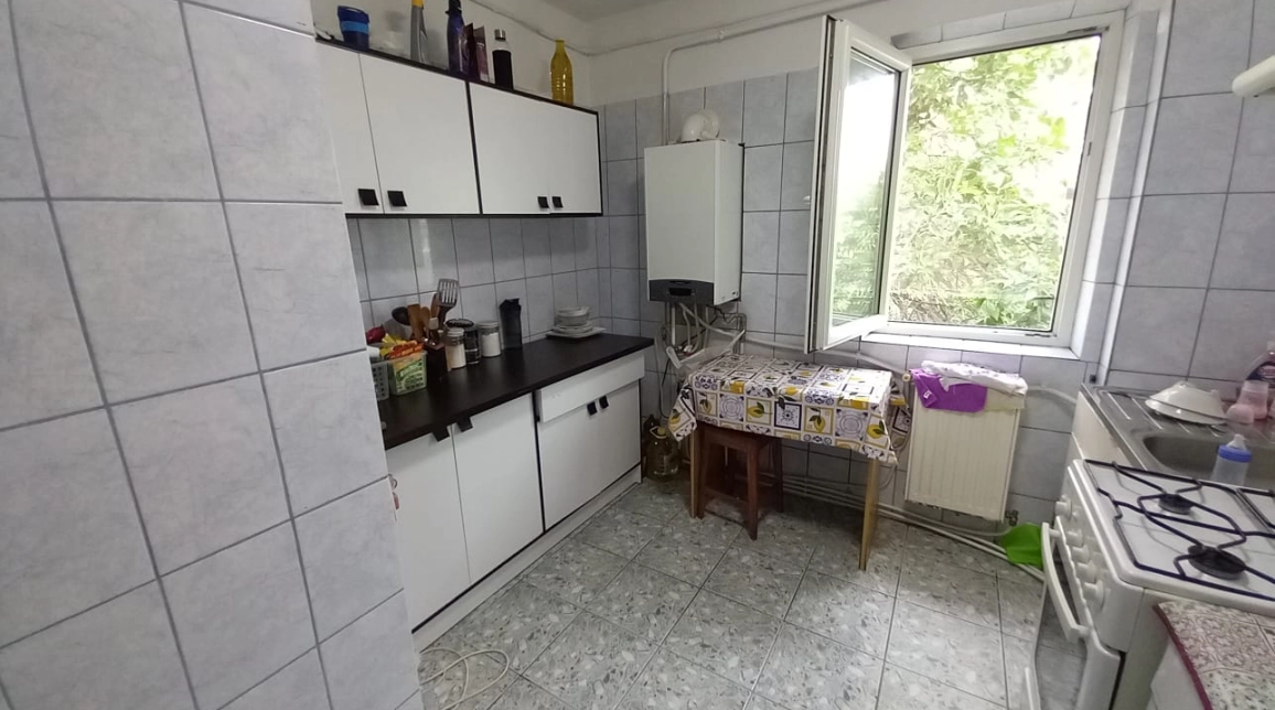 Oferta 2 camere, semidecomandat, 50 mp, de vanzare apartament in zona Podu Ros,  Pasapoarte imagine 1