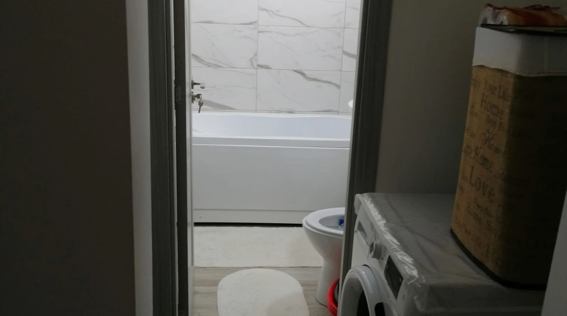 Oferta 2 camere, semidecomandat, 45 mp, de vanzare apartament in zona Baza 3,  carrefour felicia imagine 2