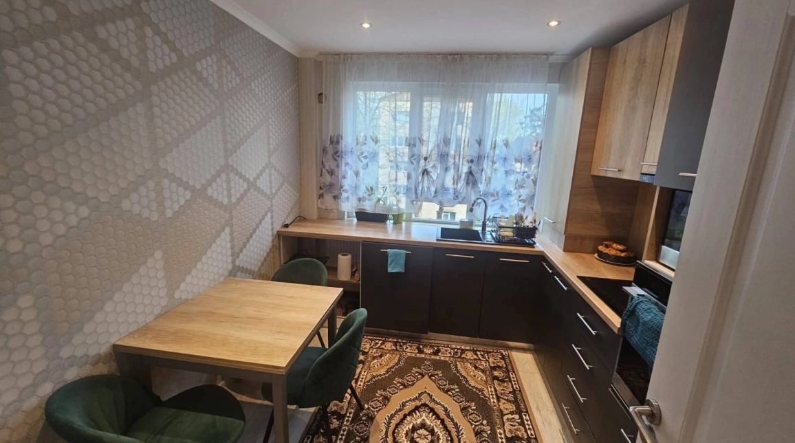 Oferta Apartament, 3 camere semidecomandat, 72 mp, Tatarasi, de vanzare,  Liceul Alexandru Ioan Cuza imagine 1