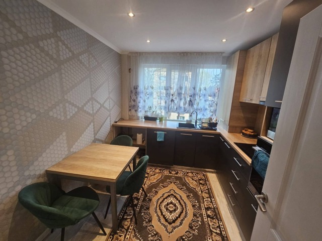 Apartament, 3 camere  semidecomandat,  72 mp, Tatarasi, de vanzare,  (Liceul Alexandru Ioan Cuza) 162316