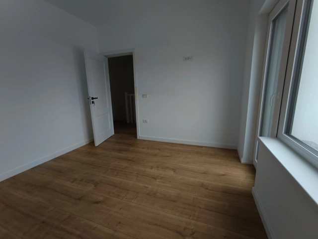 Apartament 4 camere - Valea Lupului