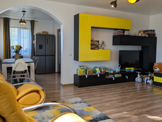 Apartament 4 camere - Lunca Cetatuii