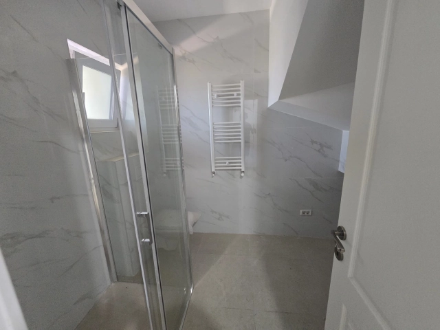 Apartament 4 camere - Bucium