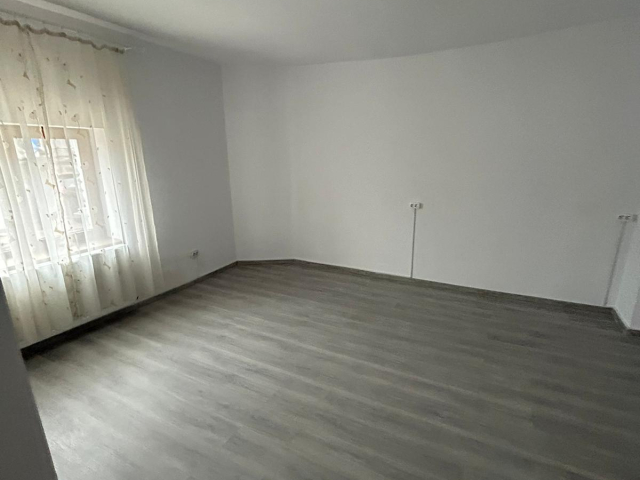 Spatiu comercial Tudor Vladimirescu Iulius Mall 42mp  162075