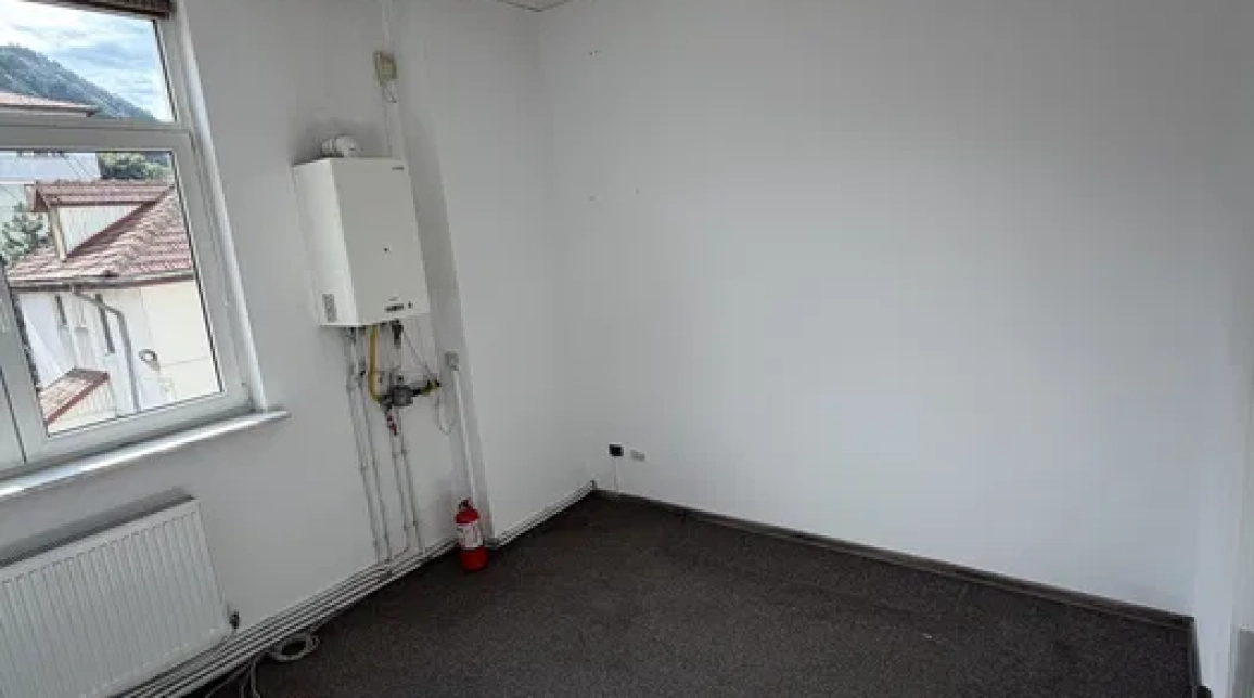 Oferta Spatiu comercial de inchiriat Central  56mp  imagine 4